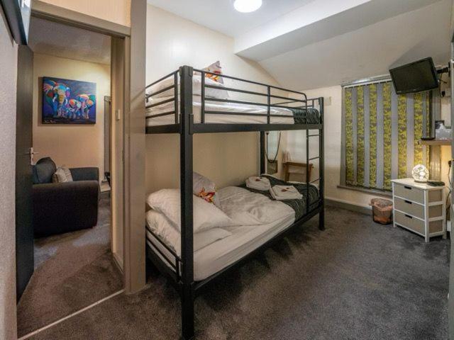 Manor House 3* Blackpool