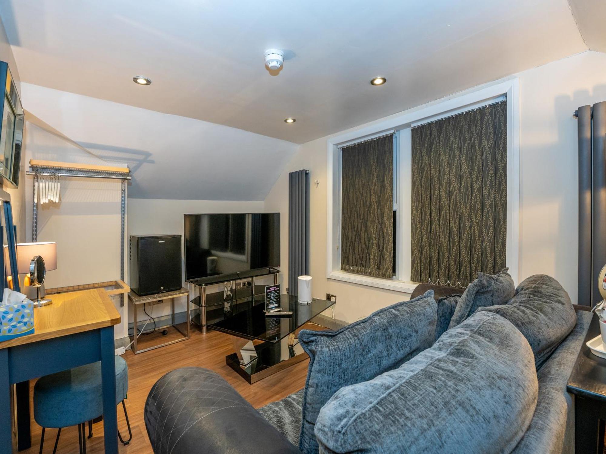 Manor House 3* Blackpool