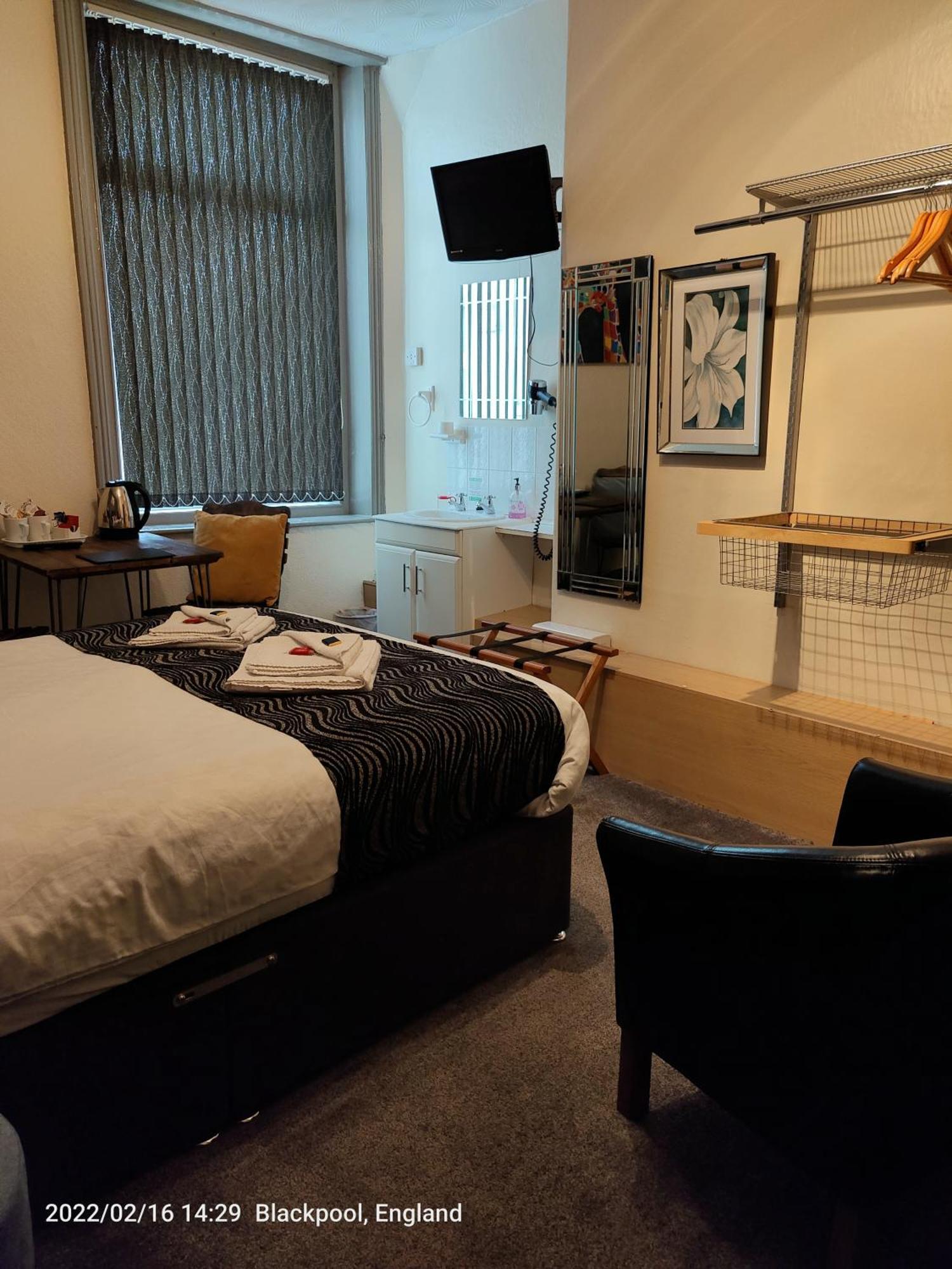 Bed & Breakfast Manor House 3*