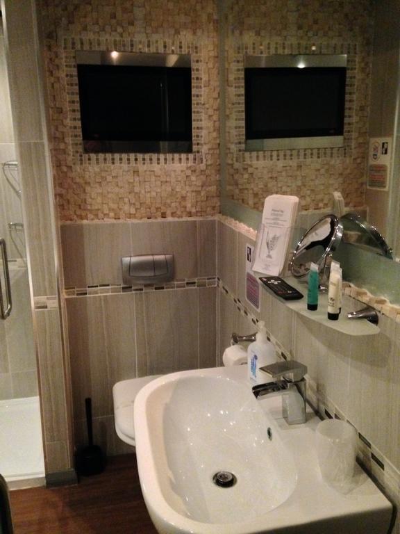 Manor House 3*