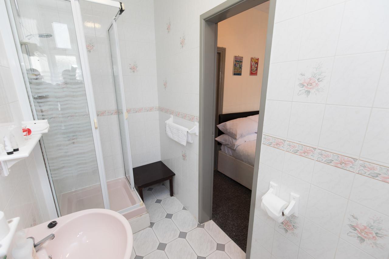 Bed & Breakfast Manor House 3*
